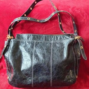 Rough Roses Elegant Black Leather Shoulder Bag